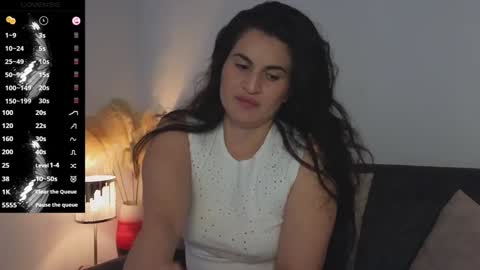 Snapshot of liz_devine chatting on January 8, 2025, 4:44 pm liz online show from January 8, 2025, 4:44 pm