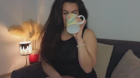 Snapshot of liz_devine chatting on February 2, 2025, 3:17 pm liz online show from February 2, 2025, 3:17 pm