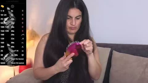 Snapshot of liz_devine chatting on February 4, 2025, 8:28 pm liz online show from February 4, 2025, 8:28 pm