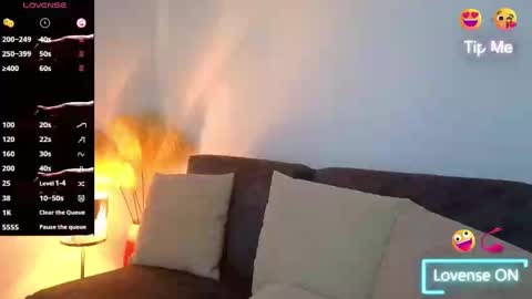 Snapshot of liz_devine chatting on March 3, 2025, 3:09 pm liz online show from March 3, 2025, 3:09 pm