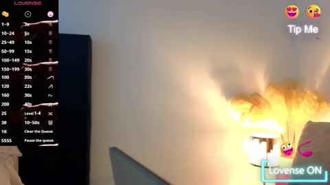 Snapshot of liz_devine chatting on March 5, 2025, 9:04 pm liz online show from March 5, 2025, 9:04 pm