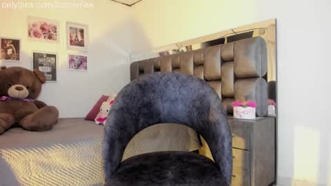 Snapshot of liza_honey chatting on October 28, 2025, 4:05 am liza honey online show from October 28, 2025, 4:05 am