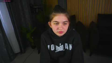 lizatiffanya_ online show from April 7, 2026, 1:11 pm