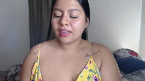 lizbeth1418 online show from January 18, 2025, 10:17 pm