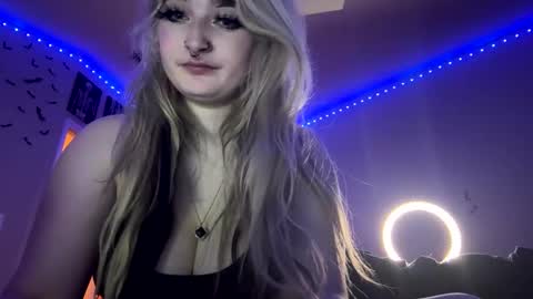 Lizz  online show from January 25, 2025, 7:28 am