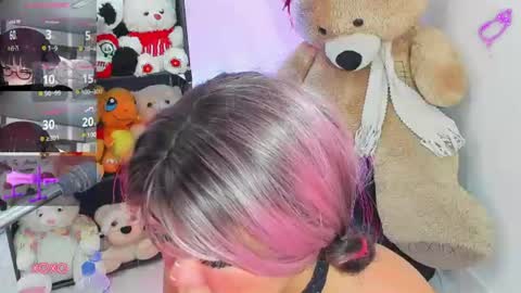 Lizz  online show from June 18, 2026, 12:20 pm