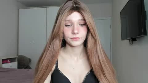lizza_a online show from May 12, 2026, 5:04 am