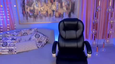 Lizzi  online show from February 13, 2025, 6:20 am