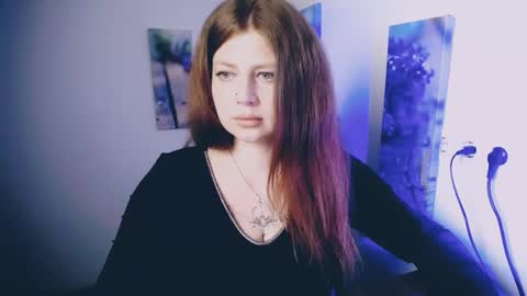 Lizzy3 online show from April 16, 2026, 6:52 pm