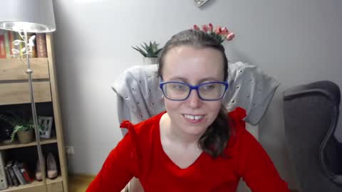 Lizzy online show from April 13, 2026, 4:29 am