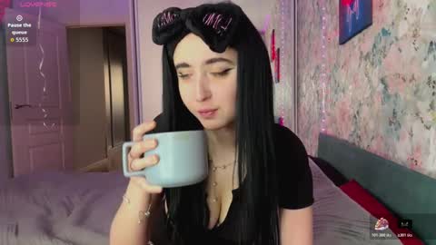 Lizzy 3 online show from March 18, 2026, 11:13 am