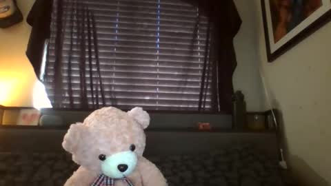 Lizzie Vonn online show from April 17, 2026, 10:13 pm