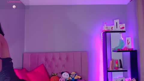Snapshot of loaluxury chatting on February 4, 2025, 1:34 am Pamela online show from February 4, 2025, 1:34 am