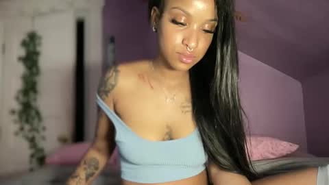 Snapshot of locsoffun chatting on December 17, 2024, 10:00 pm Dashaa online show from December 17, 2024, 10:00 pm