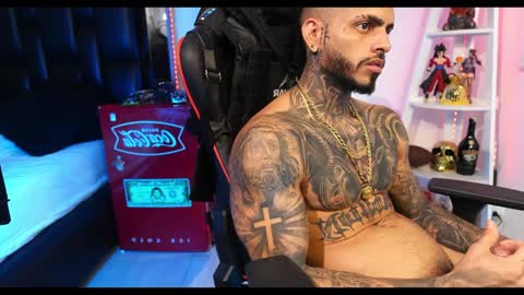 logan_hugh8 online show from December 19, 2024, 8:55 pm