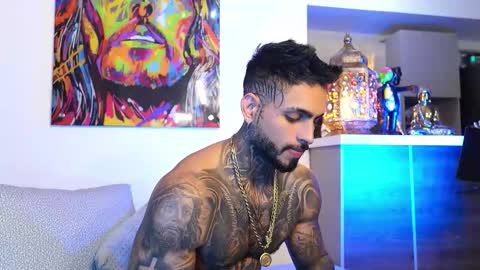 logan_hugh8 online show from September 9, 2025, 2:55 am