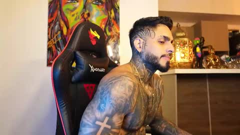 logan_hugh8 online show from September 23, 2025, 4:37 am