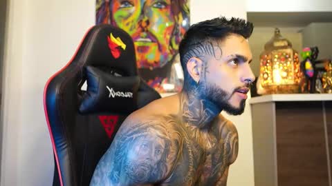 logan_hugh8 online show from September 24, 2025, 4:27 am