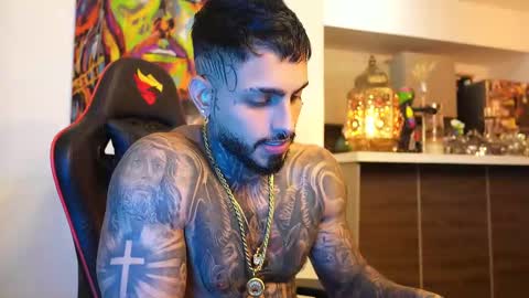 logan_hugh8 online show from October 4, 2025, 6:44 am