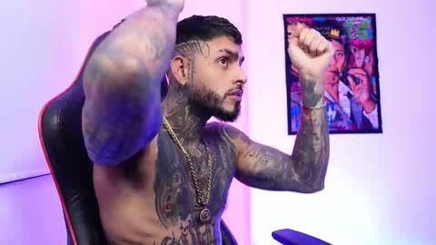 logan_hugh8 online show from December 21, 2025, 6:09 am