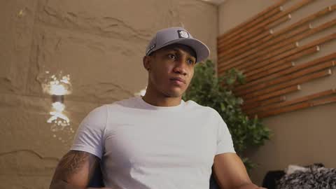 logan_varela online show from January 11, 2026, 2:33 pm