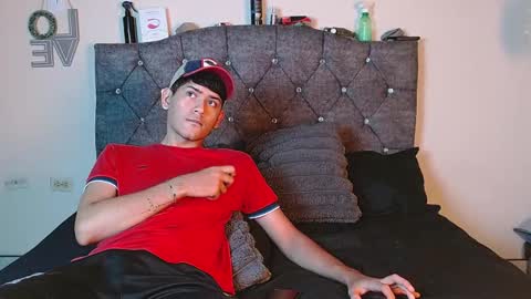 Snapshot of logan_willyams_ chatting on September 20, 2025, 12:33 am logan_willyams_ online show from September 20, 2025, 12:33 am