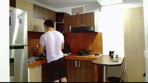 Snapshot of loganandrwz chatting on February 19, 2026, 7:10 pm Loganandrwz online show from February 19, 2026, 7:10 pm