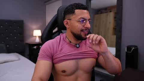 loganmartinx online show from May 25, 2026, 10:05 pm