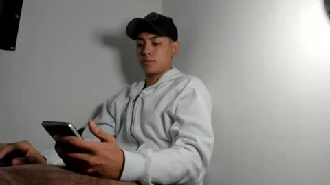 logantwink18 online show from April 18, 2026, 2:10 pm