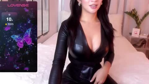 Snapshot of loisewilliams chatting on March 5, 2026, 5:53 pm Mistress L online show from March 5, 2026, 5:53 pm