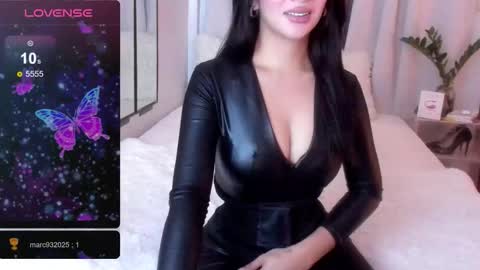 Snapshot of loisewilliams chatting on March 7, 2026, 1:13 am Mistress L online show from March 7, 2026, 1:13 am