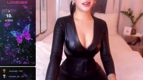 Snapshot of loisewilliams chatting on March 9, 2026, 8:02 pm Mistress L online show from March 9, 2026, 8:02 pm