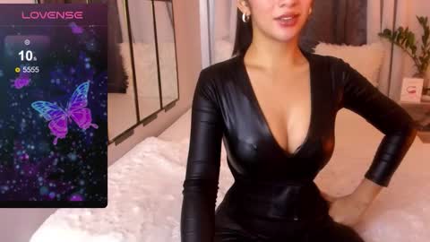 Snapshot of loisewilliams chatting on March 31, 2026, 3:23 pm Mistress L online show from March 31, 2026, 3:23 pm