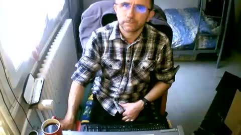 Snapshot of lokoum39 chatting on December 2, 2024, 11:01 am lokoum39 online show from December 2, 2024, 11:01 am