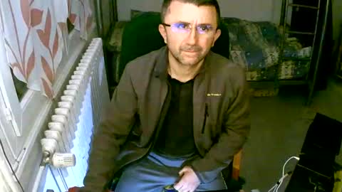 Snapshot of lokoum39 chatting on December 3, 2024, 6:28 pm lokoum39 online show from December 3, 2024, 6:28 pm