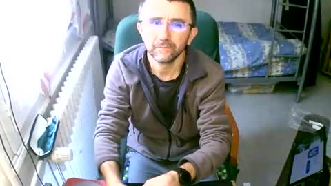 Snapshot of lokoum39 chatting on December 9, 2024, 8:55 am lokoum39 online show from December 9, 2024, 8:55 am