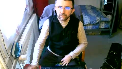 Snapshot of lokoum39 chatting on December 11, 2024, 11:19 am lokoum39 online show from December 11, 2024, 11:19 am