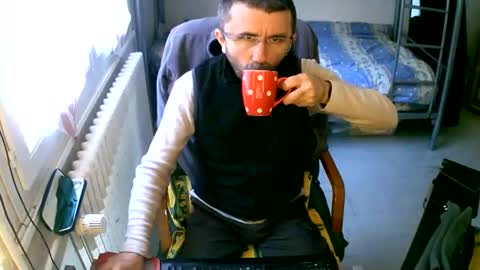 Snapshot of lokoum39 chatting on December 12, 2024, 11:18 am lokoum39 online show from December 12, 2024, 11:18 am