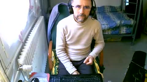 Snapshot of lokoum39 chatting on December 13, 2024, 10:41 am lokoum39 online show from December 13, 2024, 10:41 am