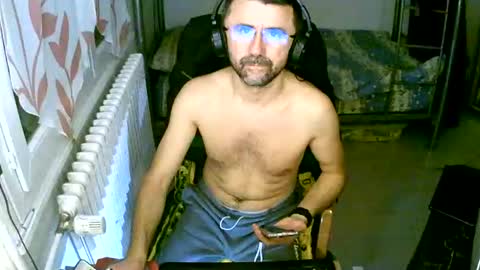 Snapshot of lokoum39 chatting on December 16, 2024, 6:27 pm lokoum39 online show from December 16, 2024, 6:27 pm