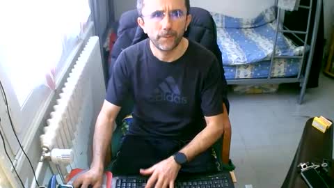 Snapshot of lokoum39 chatting on December 28, 2024, 12:35 pm lokoum39 online show from December 28, 2024, 12:35 pm