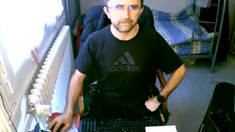 Snapshot of lokoum39 chatting on December 28, 2024, 3:37 pm lokoum39 online show from December 28, 2024, 3:37 pm