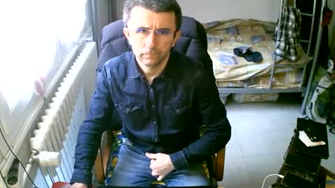 Snapshot of lokoum39 chatting on March 11, 2025, 11:55 am lokoum39 online show from March 11, 2025, 11:55 am