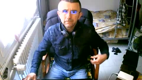 Snapshot of lokoum39 chatting on March 12, 2025, 9:34 am lokoum39 online show from March 12, 2025, 9:34 am