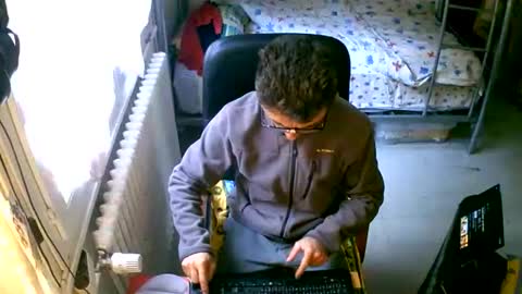 Snapshot of lokoum39 chatting on October 15, 2025, 8:25 am lokoum39 online show from October 15, 2025, 8:25 am