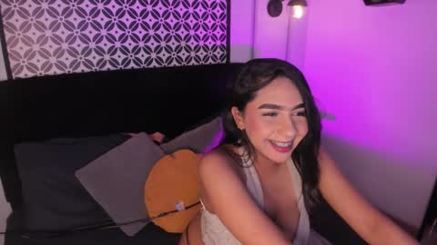 Lola online show from March 18, 2026, 1:03 pm