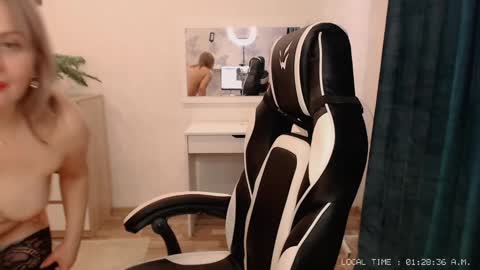 Snapshot of lola_anderson chatting on February 23, 2025, 8:28 am Lola online show from February 23, 2025, 8:28 am