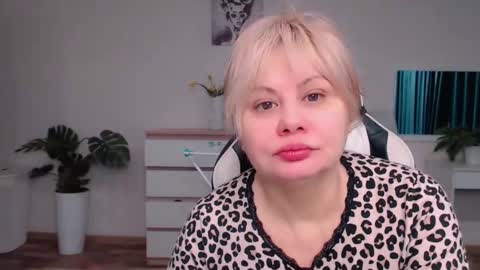Snapshot of lola_anderson chatting on October 21, 2025, 7:31 am Lola online show from October 21, 2025, 7:31 am