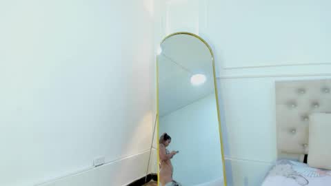 lola red online show from February 13, 2026, 6:59 pm