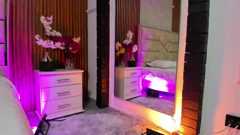 Lola Angel online show from March 27, 2026, 7:57 pm